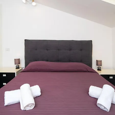 Apartamento La Mansarda Di Via Montegrappa By Rentbeat Civitavecchia