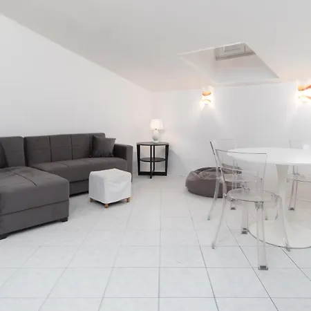 La Mansarda Di Via Montegrappa By Rentbeat Apartamento